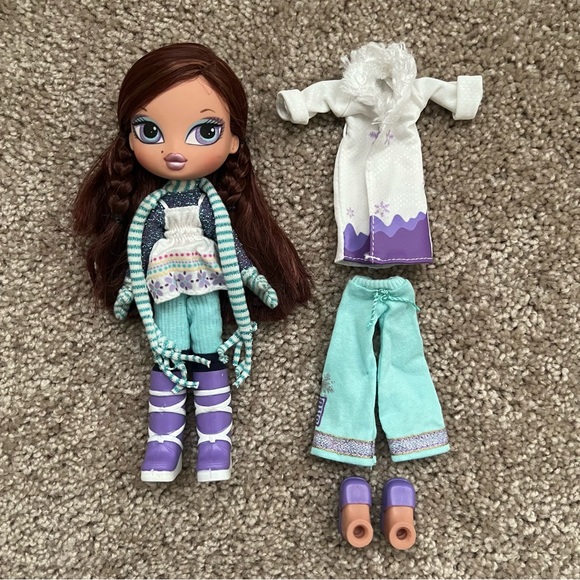 Bratz Other - Vintage 2000s Bratz Kidz Winter Vacation Doll: Phoebe
